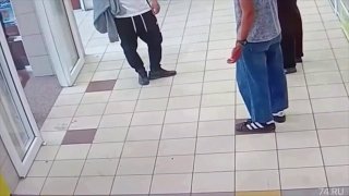 Толпа подростков жестоко избила школьников в магазине Челябинска