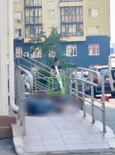 Трагедия в Челябинске: Человек выпал из окна многоэтажки